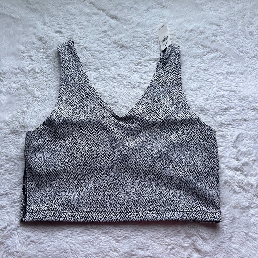 OFFLINE by Aerie Recharge Herringbone Sports Bra Black White V-Neck Crop Top S